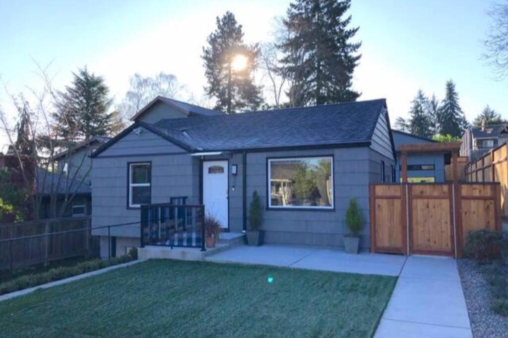 Cozy Crown Hill Carkeek Cottage W/3 Beds, Full Kitchen & Backyard In North Seattle Esterno foto