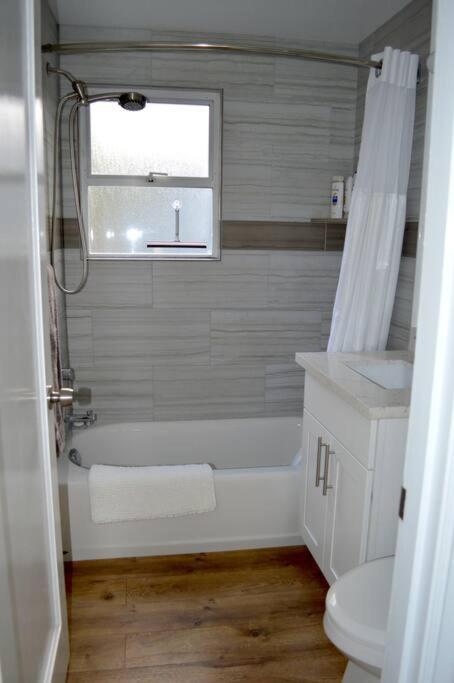 Cozy Crown Hill Carkeek Cottage W/3 Beds, Full Kitchen & Backyard In North Seattle Esterno foto