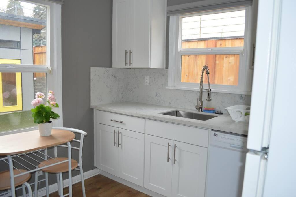 Cozy Crown Hill Carkeek Cottage W/3 Beds, Full Kitchen & Backyard In North Seattle Esterno foto